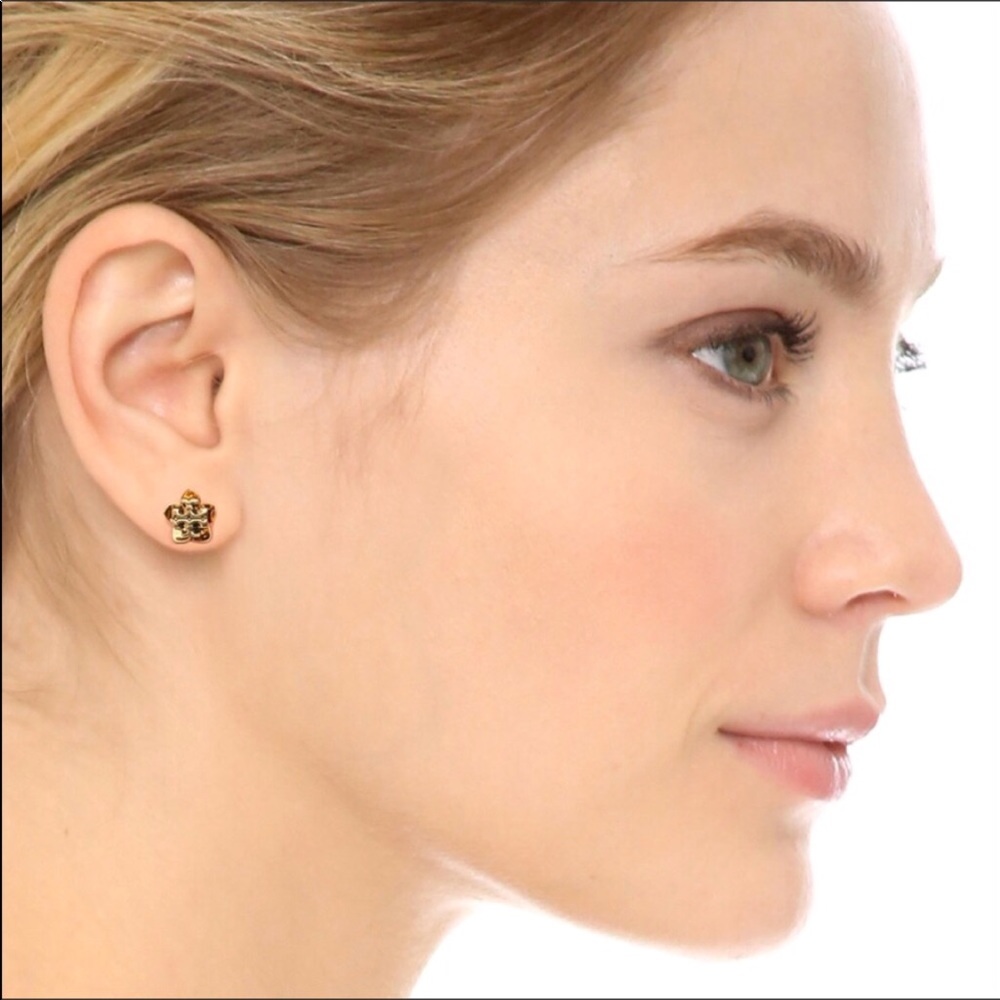 New! Tory Burch Floral & Logo Earring - Picture 2 of 6